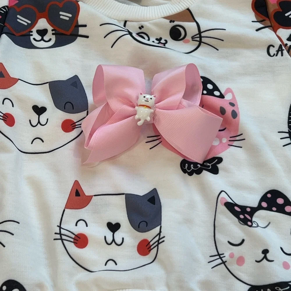 Girls Kitty Cat top shirt pullover crew neck with matching hair bows.